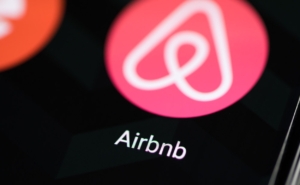 previsioni comprare azioni airbnb