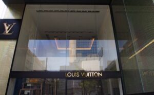 azioni moda lvmh