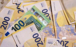 Il primo giorno raccolti 3,6 miliardi di euro
