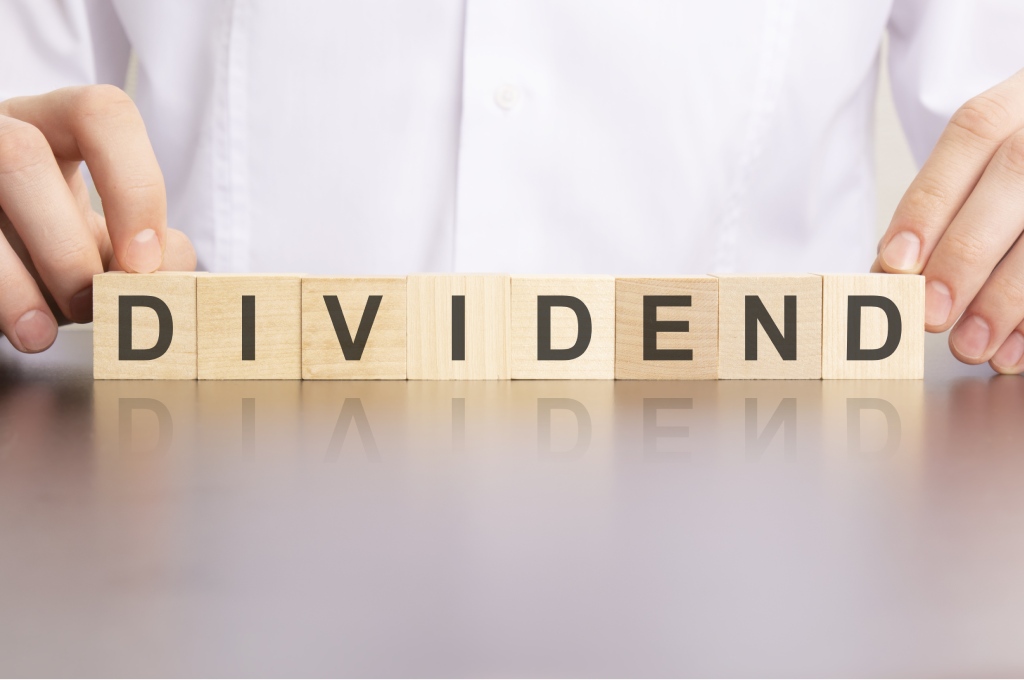 Comprare azioni prima del dividendo o dopo?