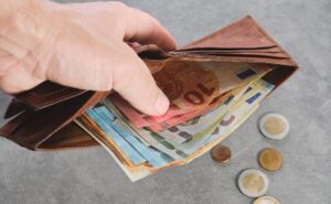 I risparmi degli italiani calano di oltre 50 miliardi di euro