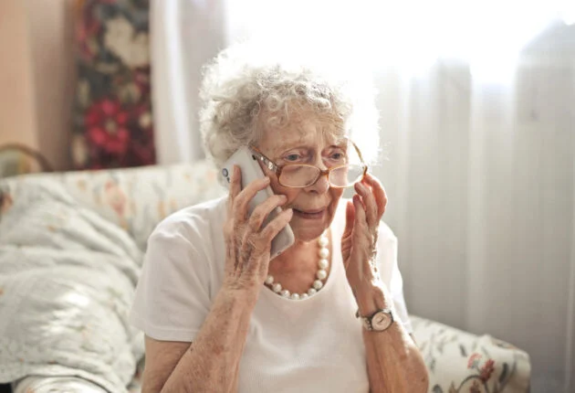 anziana truffata al telefono falso investimento