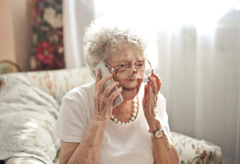 anziana truffata al telefono falso investimento