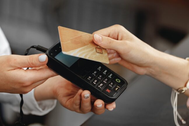 differenza bancomat carta di credito