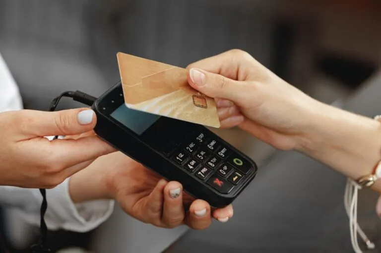 differenza bancomat carta di credito
