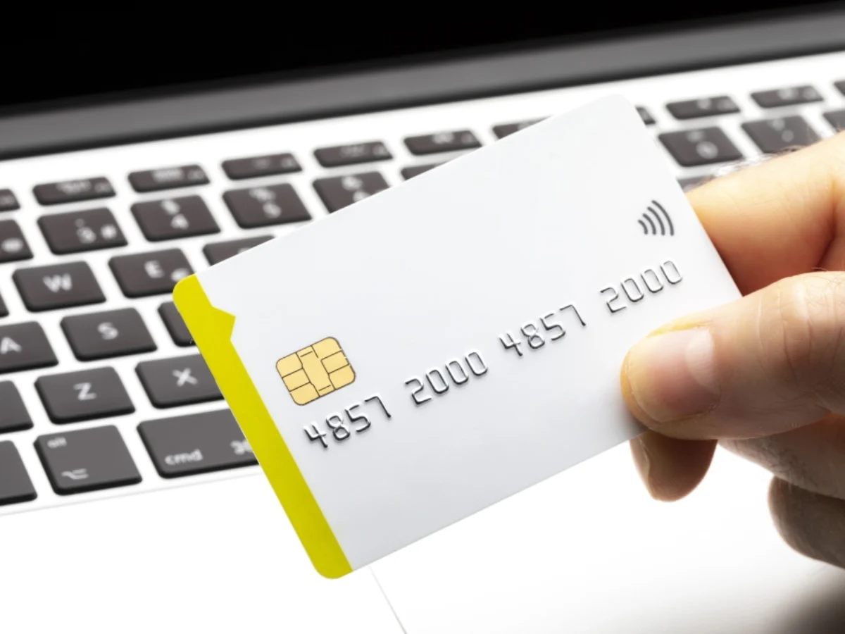 Numero carta di debito, credito e prepagata: dove si trova?