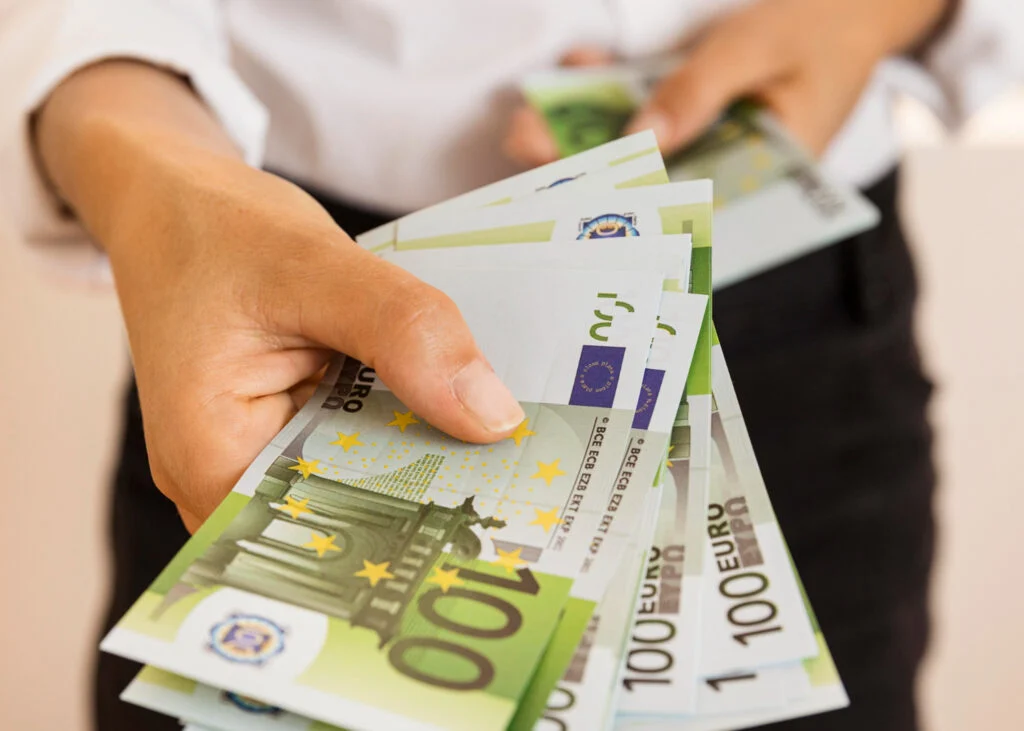 tassa pagamenti contante superiori 5000