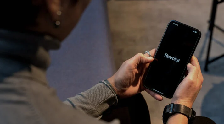 Banche italiane, le migliori secondo Forbes: Revolut, Fineco e BBVA sul podio